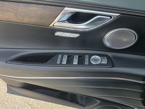 Used 2022 Genesis GV80 2.5T w/ Prestige Package 04 AWD/4WD image 27