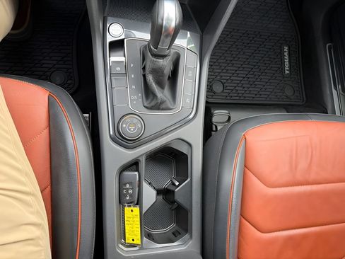 Used 2019 Volkswagen Tiguan SEL Premium AWD/4WD image 17