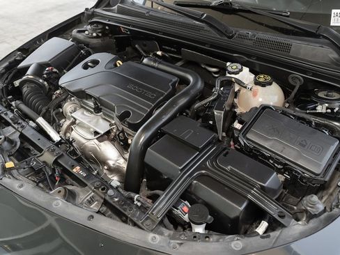 Used 2023 Chevrolet Malibu LT FWD image 16