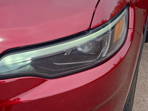 Used 2020 Jeep Cherokee Latitude Lux w/ Comfort/Convenience Group image 19