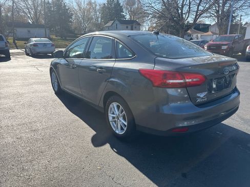 Used 2018 Ford Focus SE image 5