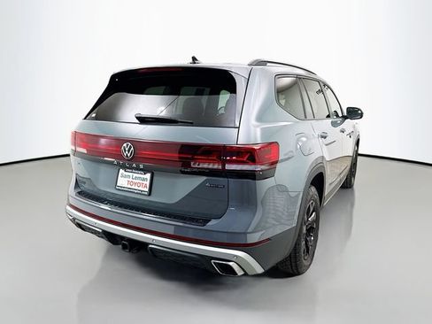 Used 2024 Volkswagen Atlas Peak Edition SEL AWD/4WD image 7