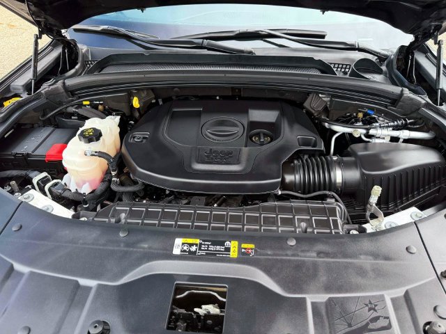 Used 2023 Jeep Grand Cherokee L Summit AWD/4WD image 21