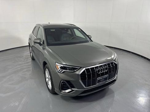 Used 2022 Audi Q3 2.0T Premium Plus w/ Premium Plus Package image 33