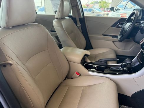 Used 2017 Honda Accord EX-L image 40