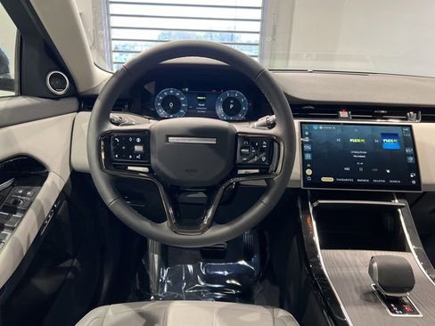 Used 2025 Land Rover Range Rover Evoque S image 35