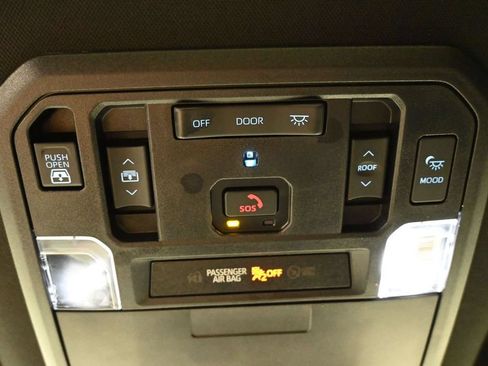 Used 2023 Toyota Tundra Platinum AWD/4WD image 10
