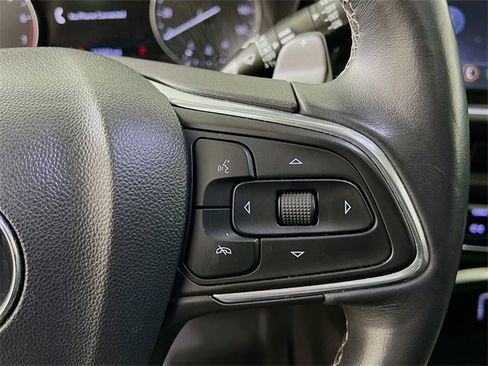 Used 2021 Buick Envision Essence w/ Technology Package I image 35