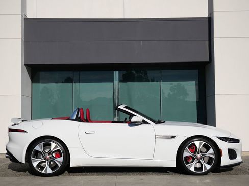 Used 2023 Jaguar F-TYPE P450 image 4