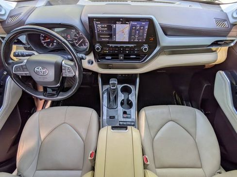 Used 2020 Toyota Highlander Platinum image 17