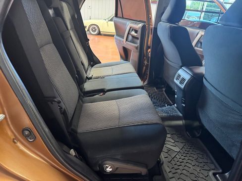 Used 2016 Toyota 4Runner SR5 image 22