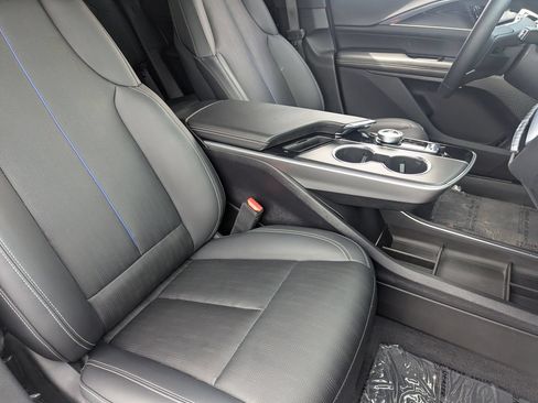 Certified 2024 Cadillac Lyriq Sport RWD image 12