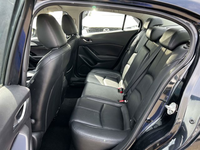 Used 2017 MAZDA MAZDA3 Touring FWD image 24