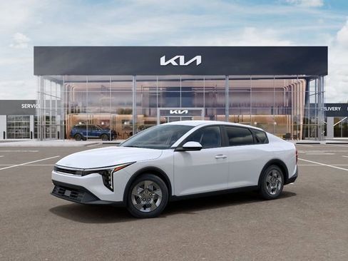 New 2026 Kia K4 LX image 3