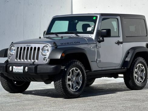 Used 2016 Jeep Wrangler Rubicon w/ Power Convenience Group AWD/4WD image 7