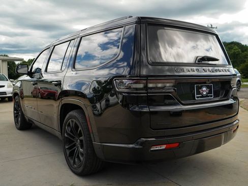 Used 2022 Jeep Grand Wagoneer Series II AWD/4WD image 4