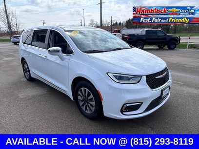 Used 2022 Chrysler Pacifica Limited