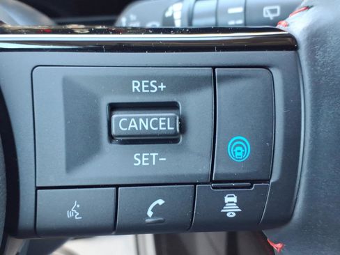 Certified 2025 Nissan Kicks SR image 28