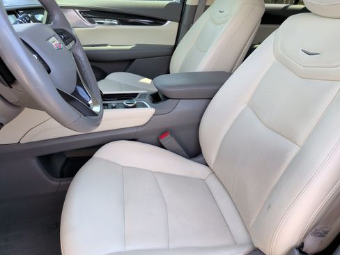 Used 2020 Cadillac XT6 Premium Luxury image 28