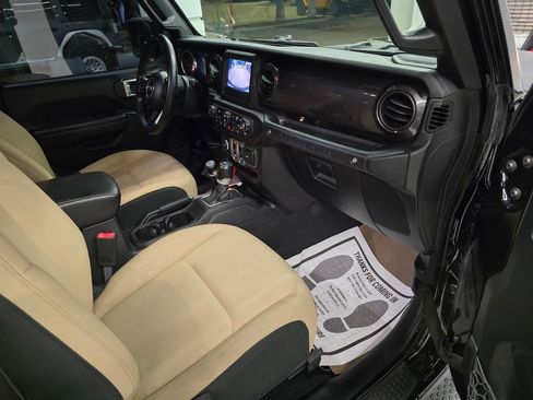 Used 2020 Jeep Wrangler Sport AWD/4WD image 31