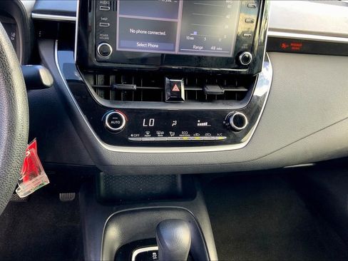 Used 2020 Toyota Corolla LE image 35