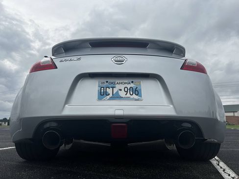 Used 2018 Nissan 370Z Coupe RWD image 13