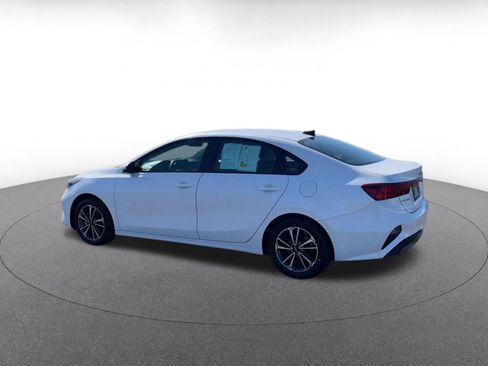 Used 2024 Kia Forte LXS FWD image 9