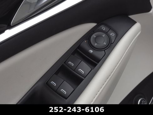 Used 2023 Buick Enclave Essence image 24