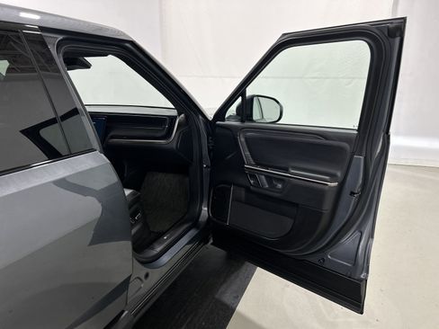 Used 2024 Rivian R1T Adventure AWD/4WD image 18