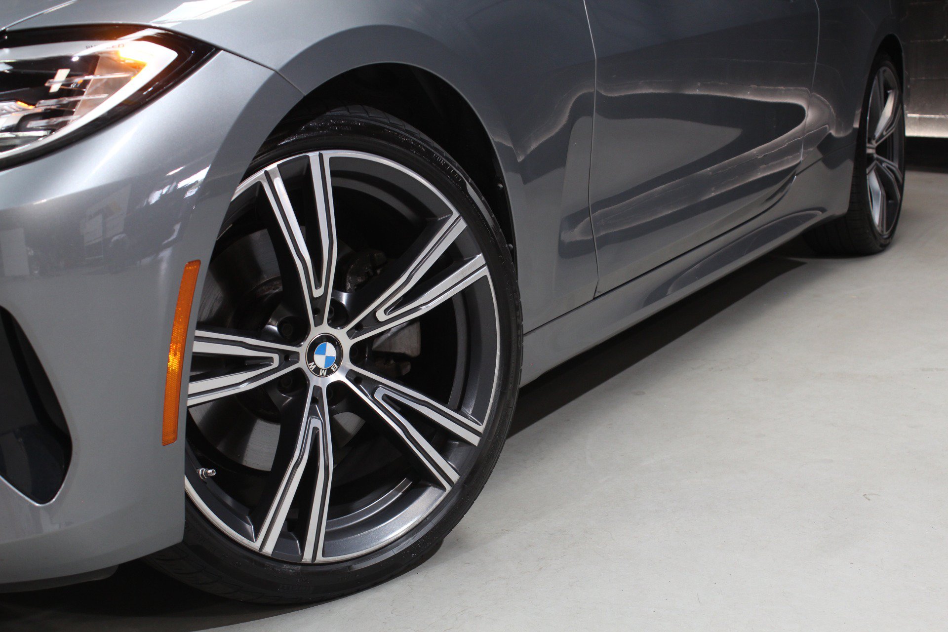 Used 2024 BMW 430i Convertible w/ Premium Package RWD image 25