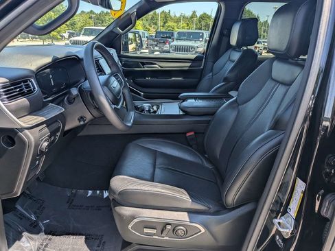 Used 2024 Jeep Wagoneer Series II AWD/4WD image 20