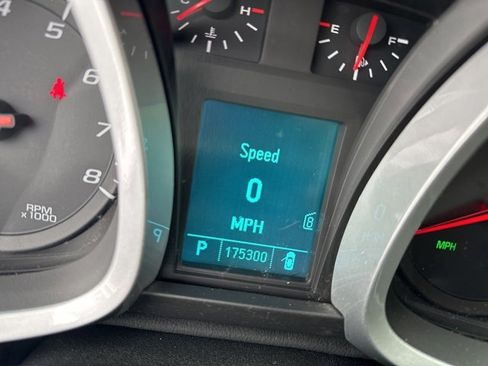 Used 2011 Chevrolet Equinox LTZ image 19