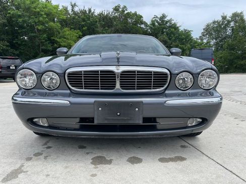 Used 2004 Jaguar XJ8 RWD image 2