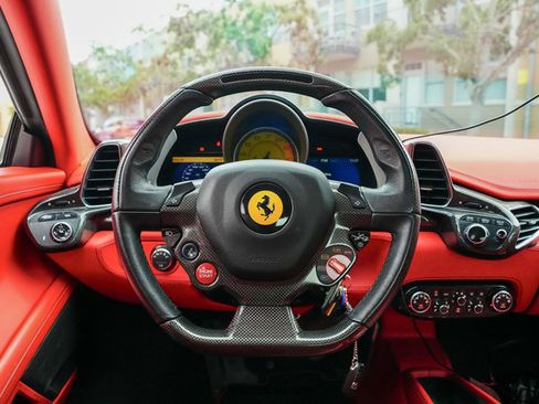 Used 2012 Ferrari 458 Italia Coupe RWD image 23
