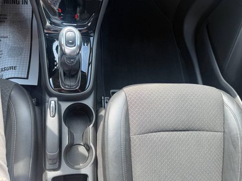 Used 2020 Buick Encore Preferred FWD image 18