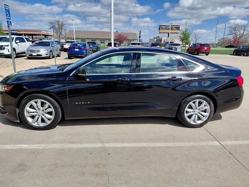 Used 2017 Chevrolet Impala LT image 2