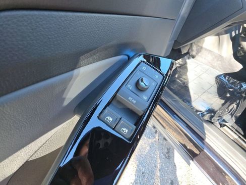 Certified 2023 Volkswagen ID.4 Pro S Plus image 10