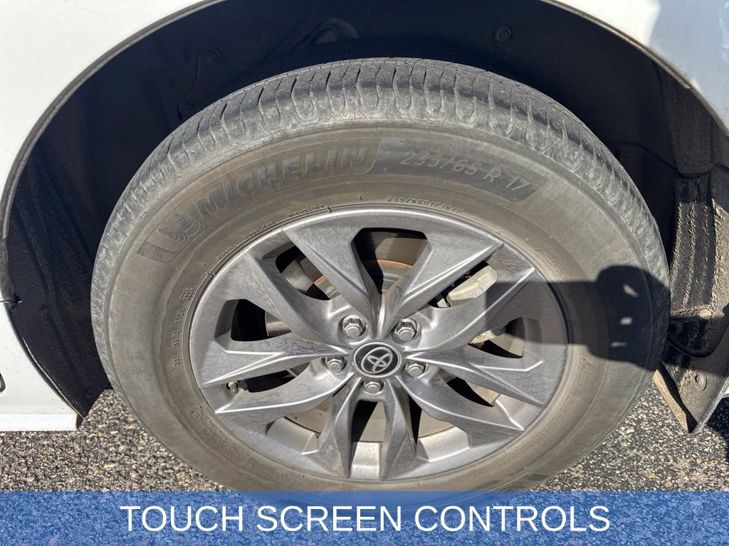 Used 2023 Toyota Sienna XLE FWD image 13