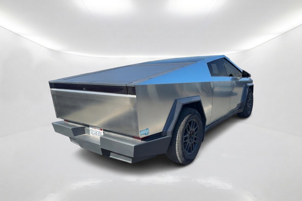 Used 2024 Tesla Cybertruck AWD Crew Cab image 6