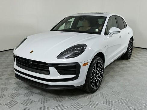 New 2025 Porsche Macan image 1