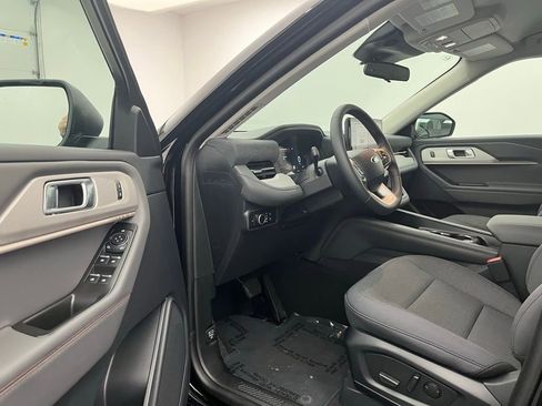 New 2026 Ford Explorer Active image 16