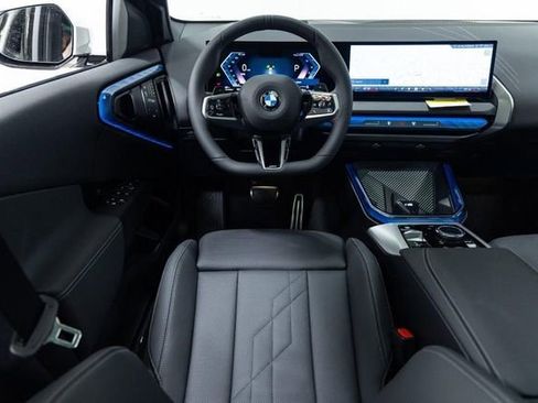 Certified 2025 BMW X3 xDrive30i image 3