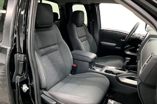 Used 2023 Nissan Frontier SV w/ SV Convenience Package AWD/4WD image 8