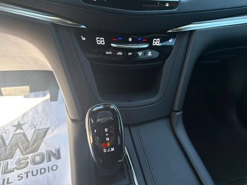 Used 2025 Cadillac XT5 Luxury FWD image 15