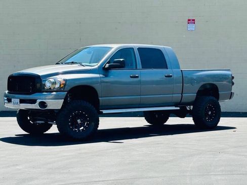 Used 2007 Dodge Ram 1500 Truck SLT AWD/4WD image 3