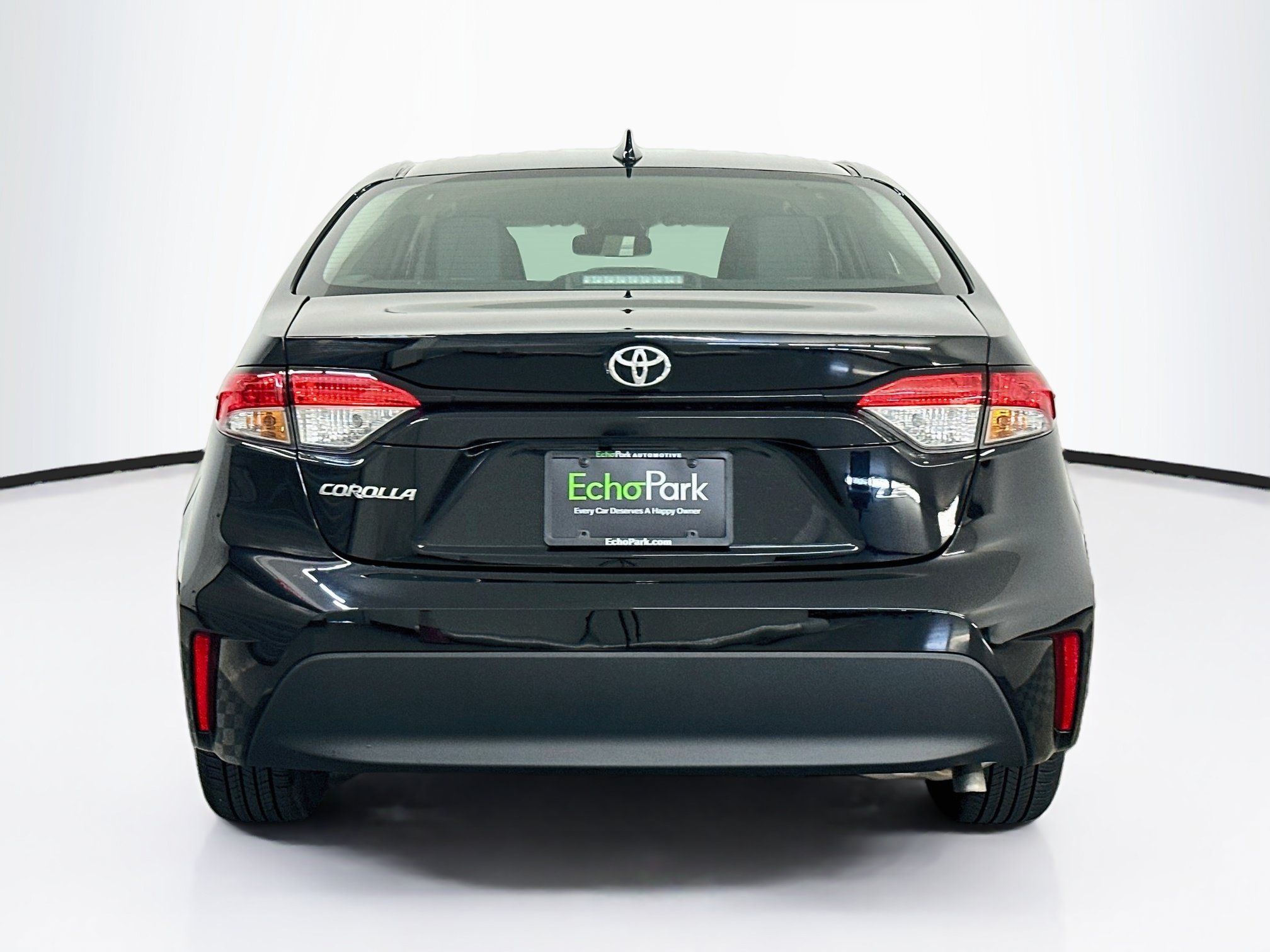 Used 2026 Toyota Corolla LE FWD image 7