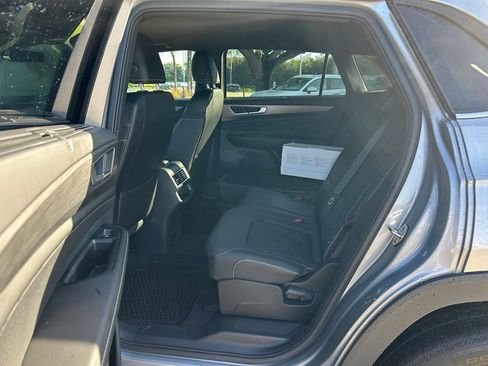 Certified 2024 Volkswagen Atlas Cross Sport SE AWD/4WD image 49