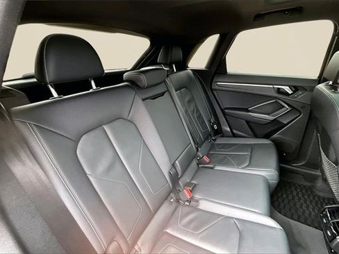 Used 2024 Audi Q3 2.0T Premium Plus w/ Premium Plus Package image 29