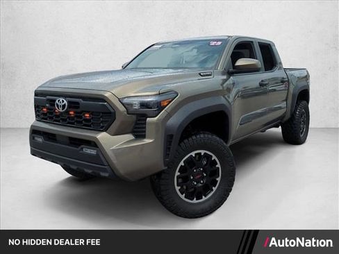 Used 2025 Toyota Tacoma TRD Off-Road AWD/4WD image 1