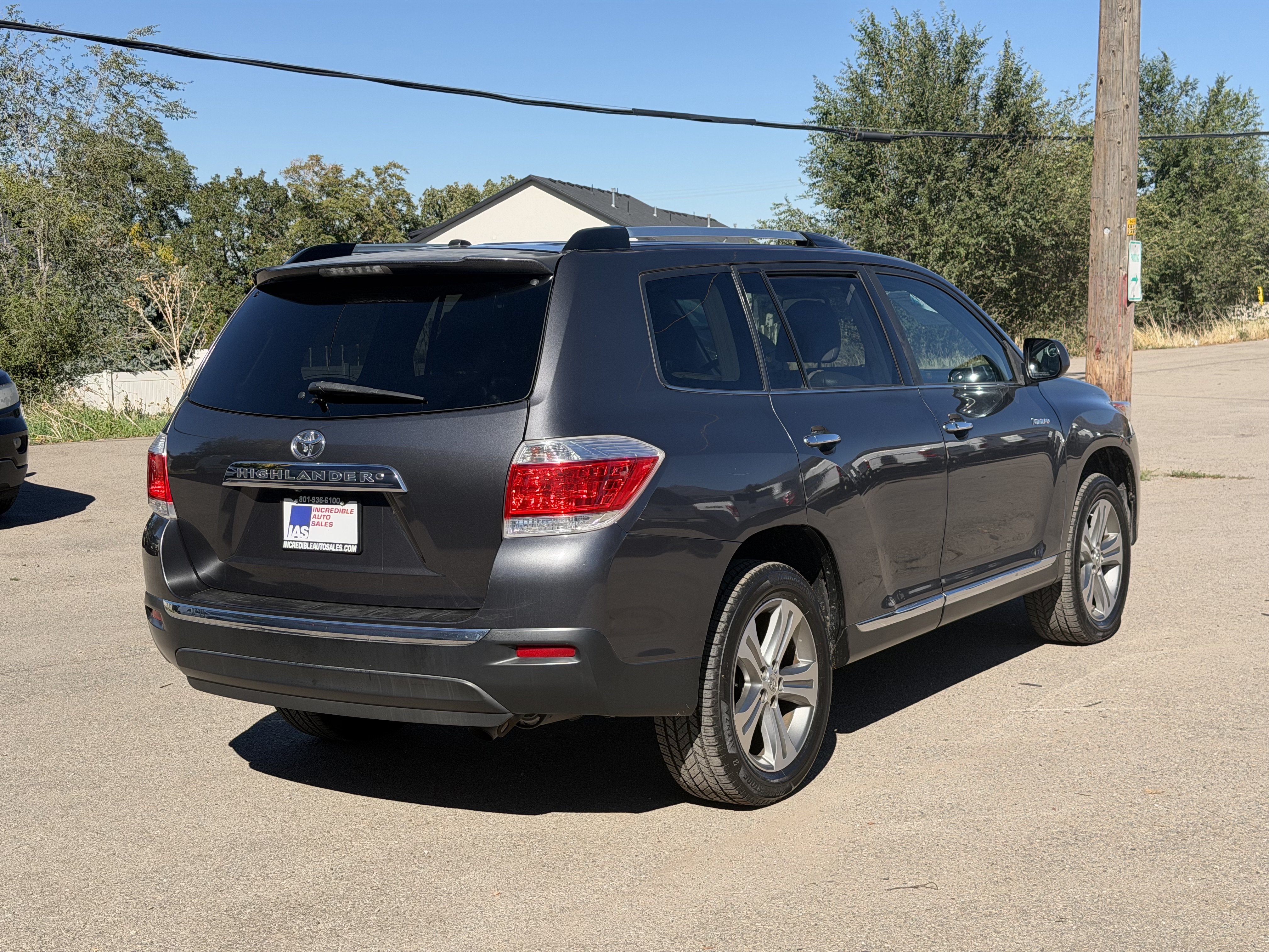 Used 2011 Toyota Highlander Limited w/ Tow Pkg FWD image 6